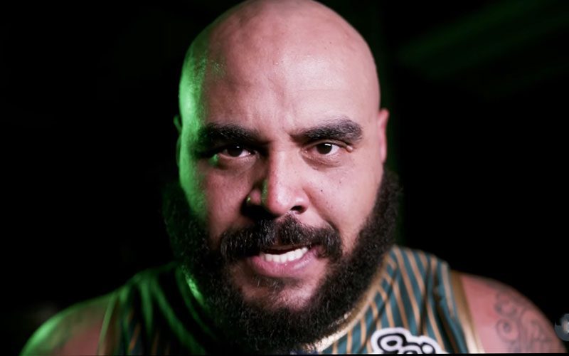 AJ Francis rimprovera i fan di aver trasformato la partenza della TNA in un finto dramma