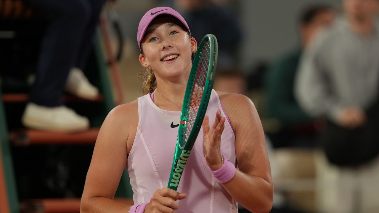 Andrejeva avanza alle semifinali degli Open di Francia quando Kostyuk ha risposto