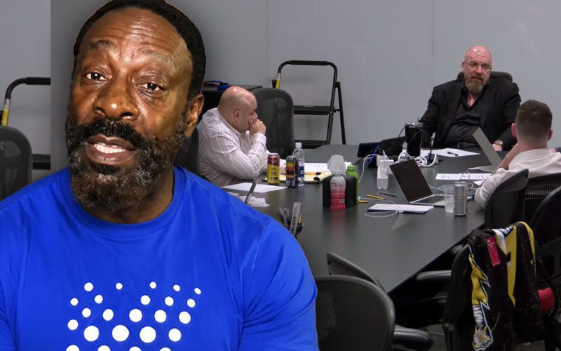 Booker T dice che gli scrittori non possono essere incolpati se i lottatori non possono esibirsi