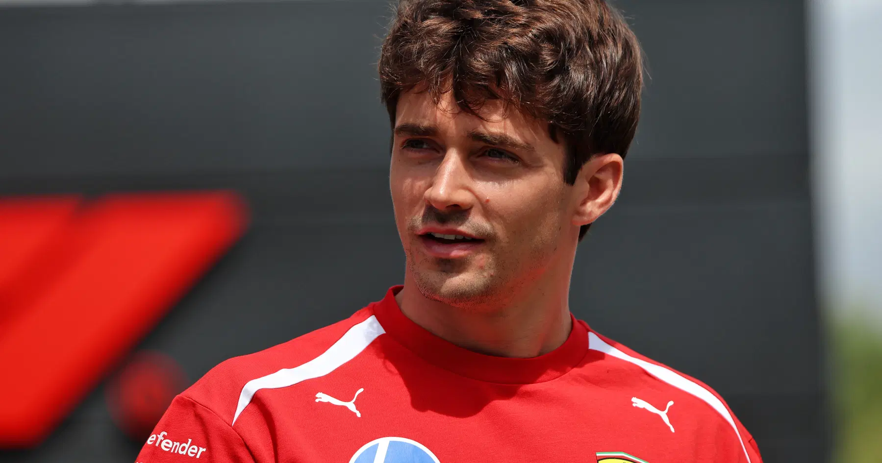 Charles Leclerc ribadisce le dichiarazioni controverse che hanno scatenato la dichiarazione del partner della Ferrari