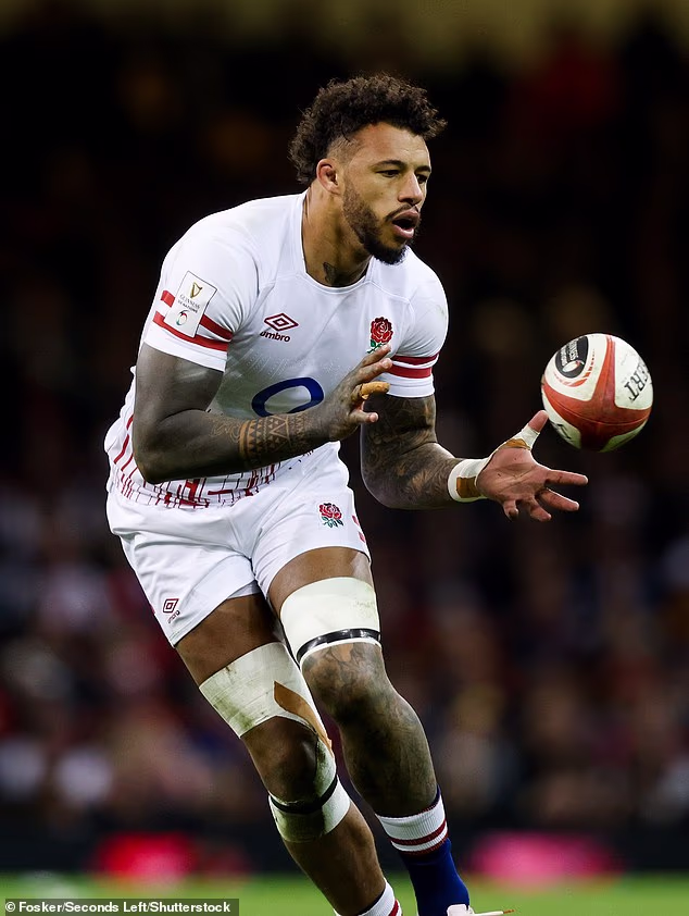 Courtney Lawes ha 105 presenze con l'Inghilterra e cinque presenze con i Lions britannici e irlandesi