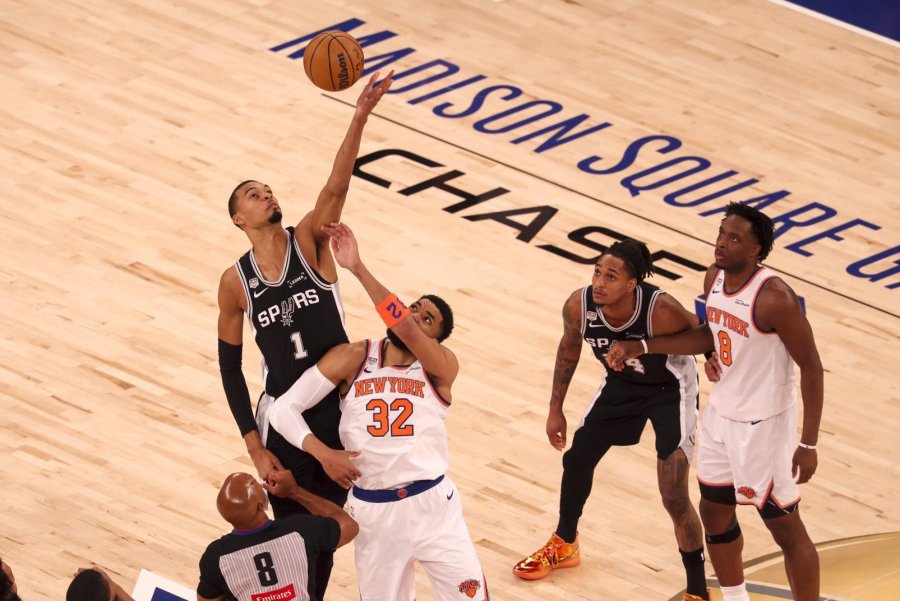Finali NBA 2026: Wembanyama, Spurs battono i Knicks in Gara 3