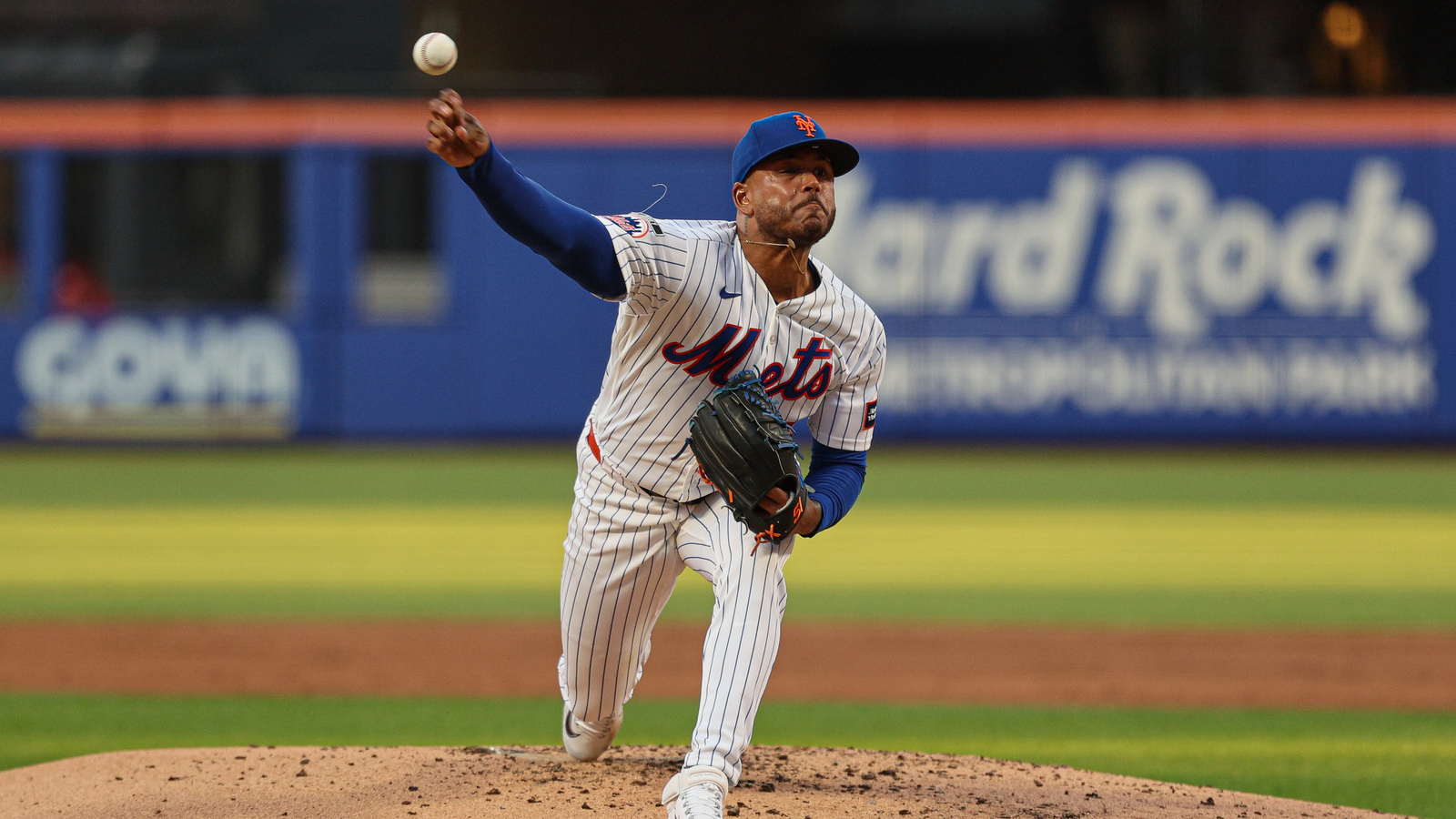 I Mets Freddy Peralta hanno un modo unico di gestire le voci commerciali e l'incertezza della carriera