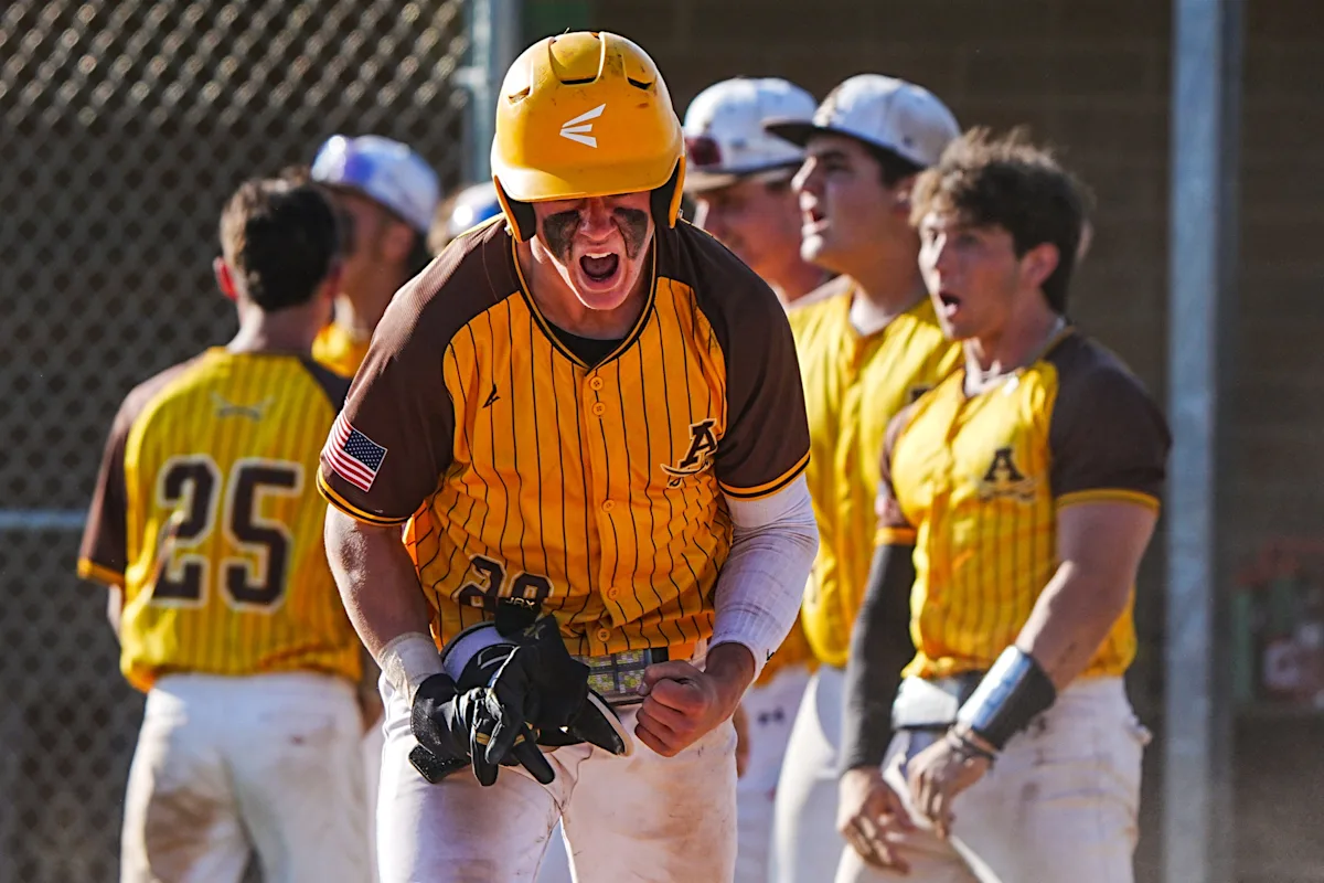 I pipistrelli di Rochester Adams trionfano nelle semifinali D-1 di baseball MHSAA