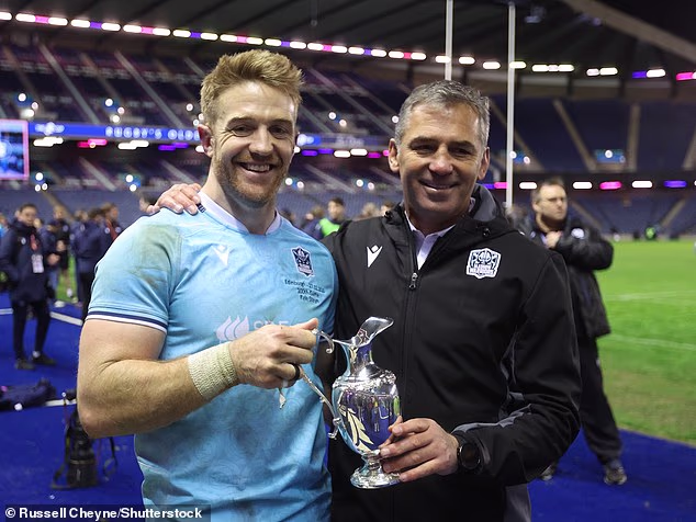 Kyle Steyn e Franco Smith celebrano la vittoria su Edimburgo a Murrayfield, dove cercheranno di creare ricordi più magici contro i Bulls questo fine settimana.