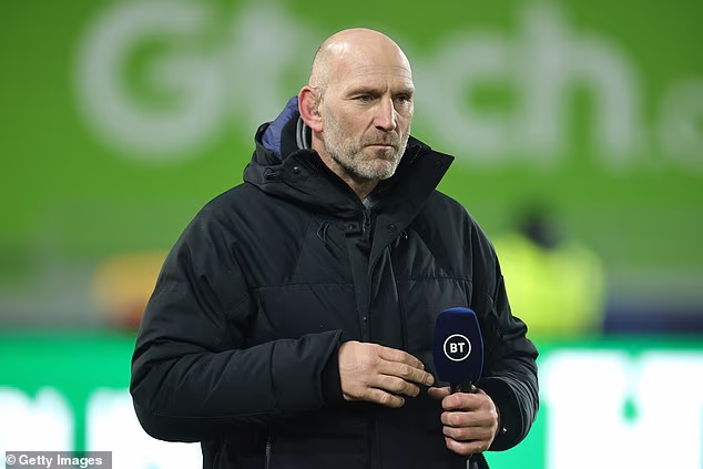 Secondo quanto riferito, Lawrence Dallaglio è stato accusato di spendere troppo nonostante uno stile di vita sontuoso che lo ha portato alla bancarotta
