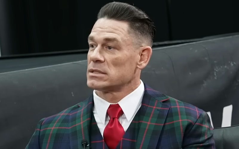 John Cena sostiene che sarebbe un suicidio finanziario citarlo in giudizio per una rivincita