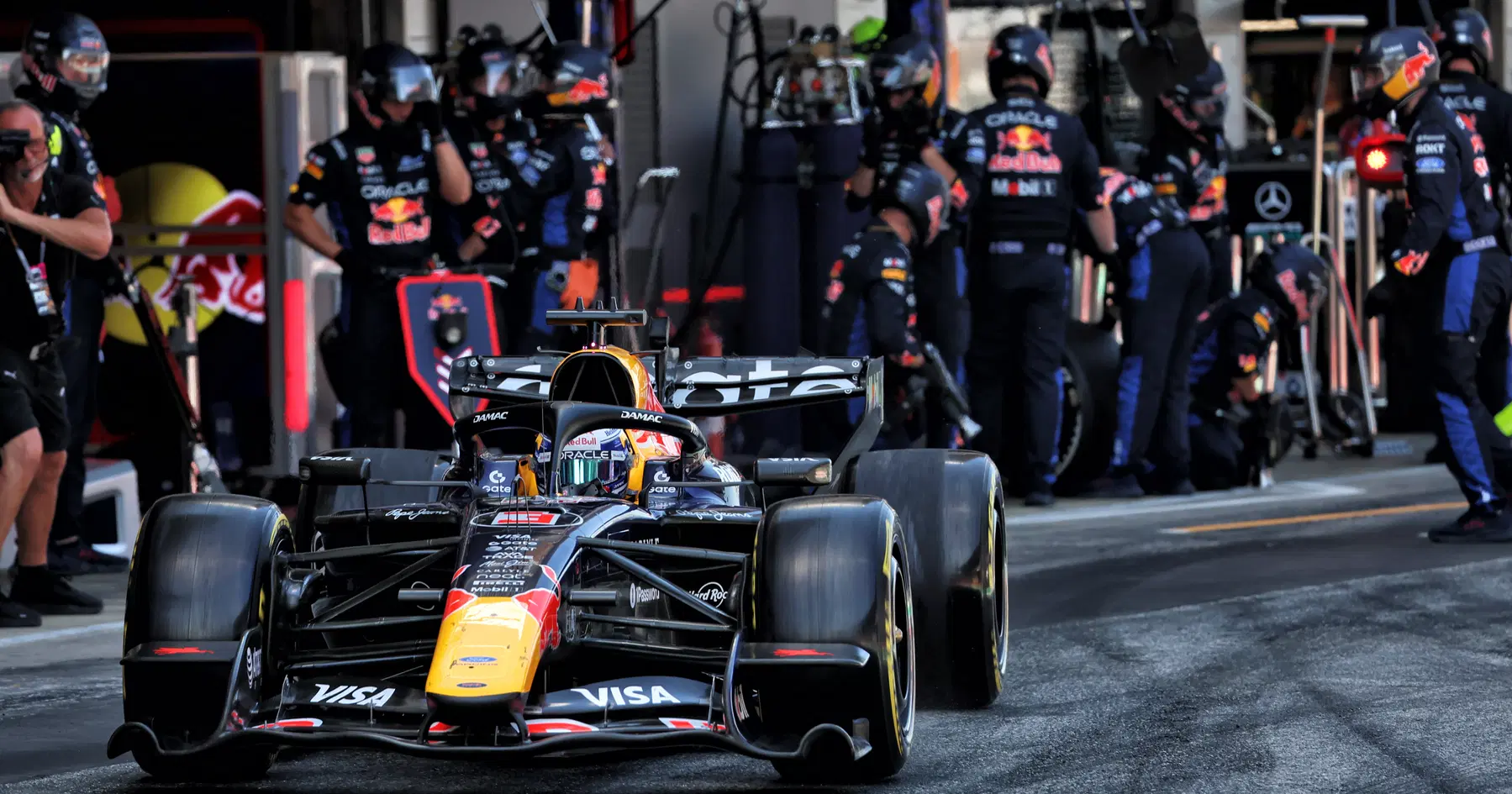 La Red Bull in cerca di FIA parla della situazione ADUO