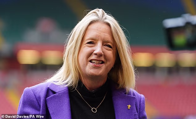 Abi Tierney, amministratore delegato della Welsh Rugby Union, ha difeso la sua posizione nonostante le critiche