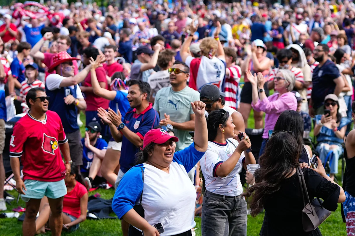 La festa dell'orologio della Columbus Crew riunisce la città per la vittoria del Team USA nel gioco FIFA