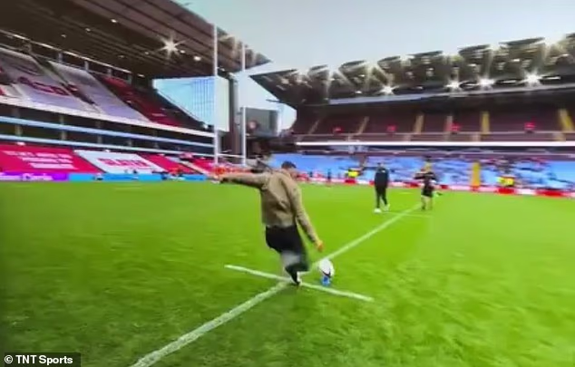 Il presentatore Liam MacDevitt ha provato a rinnovare la squadra sportiva TNT con un'iniziativa spensierata, ma ha attirato l'attenzione del capo dei Leicester Tigers Geoff Parling.