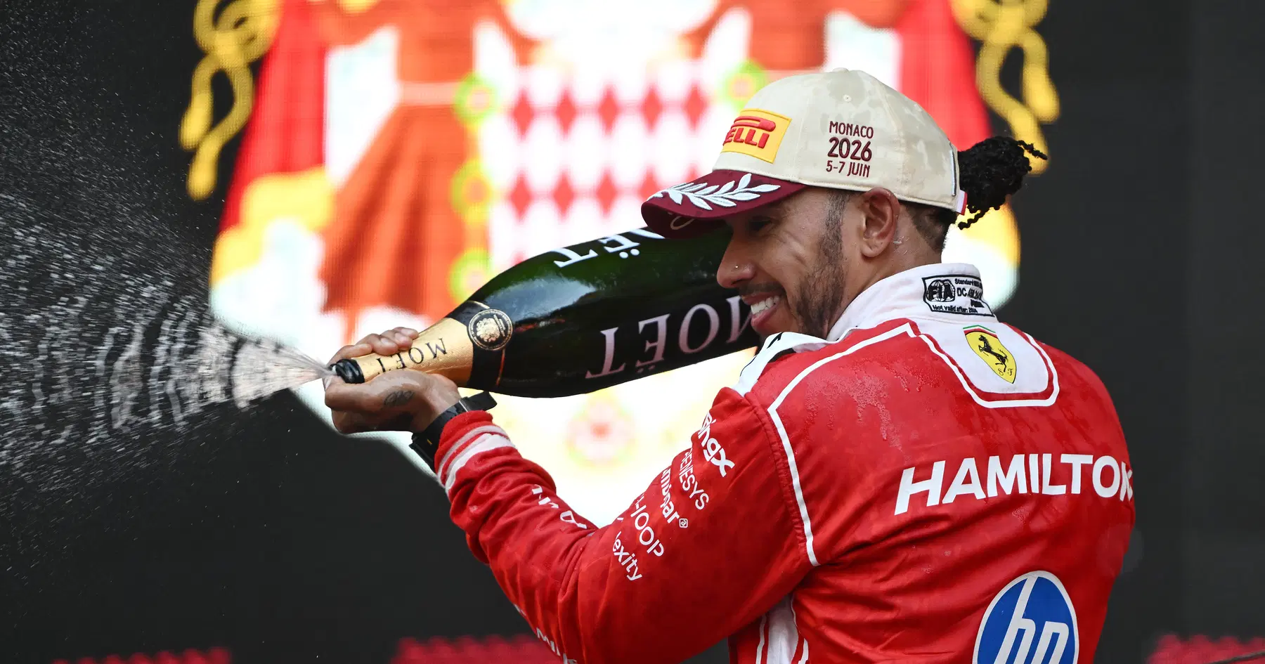 Lewis Hamilton conferma il grande impulso della Ferrari FIA mentre Max Verstappen subisce un disastro - Recensione RacingNews365