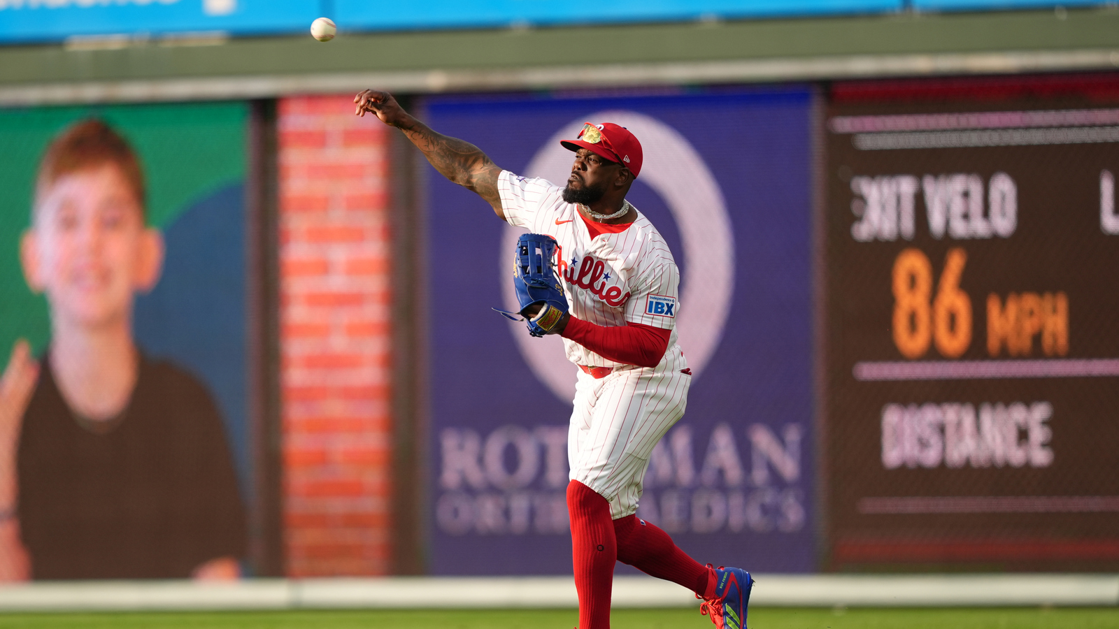 L'infortunio di Adolis Garcia crea un enorme vuoto nel campo esterno dei Phillies
