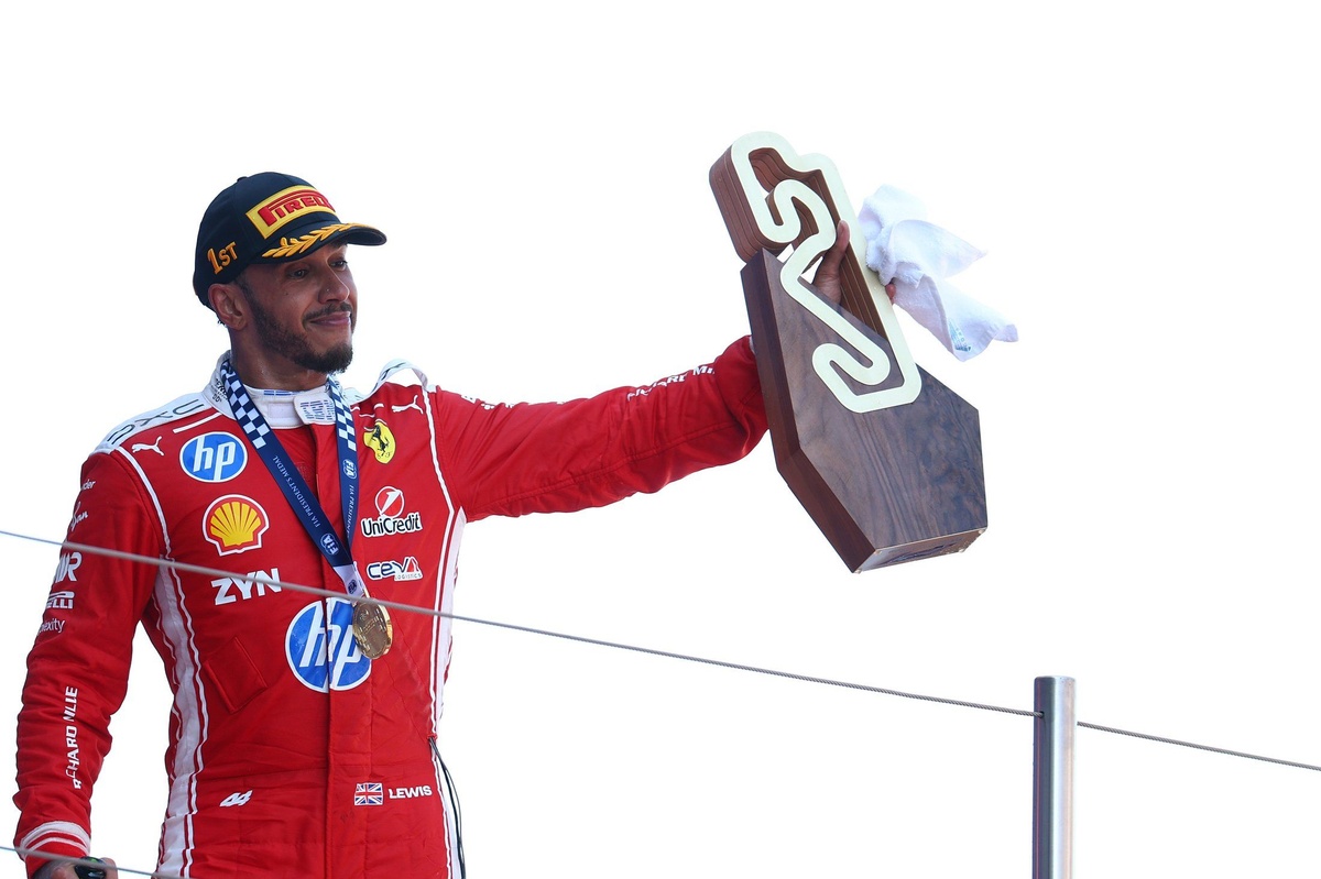 L'opinione di Wolff sulla rinascita della Ferrari di Hamilton: "Forse una ragazza aiuterà"