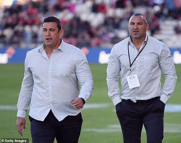 Roger Randle (a destra) era il braccio destro di Clayton McMillan ai Waikato Chiefs