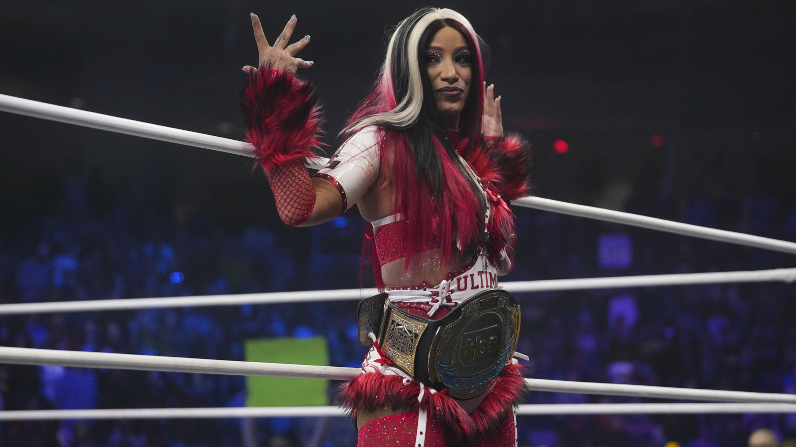 Mercedes Mone riflette il Dynamite Return, l'outfit Comeback e il look di Clash della AEW