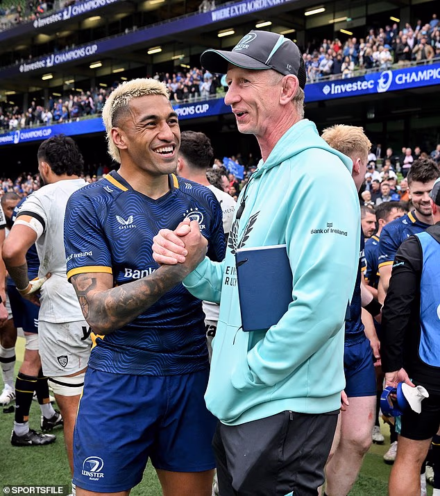 Sollievo: Leo Cullen festeggia con Rieko Ioane dopo la vittoria di misura sul Tolone a Dublino