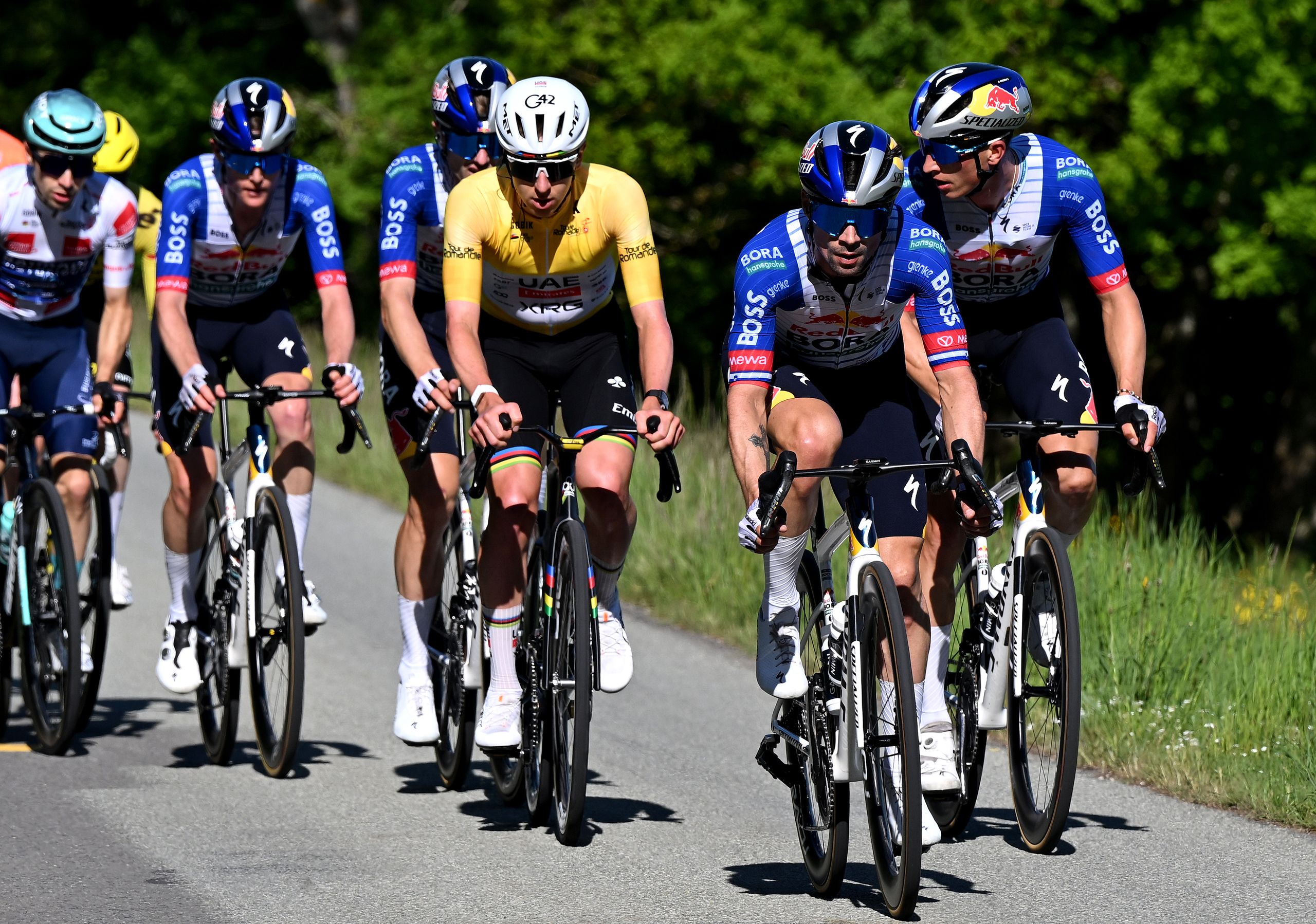 Primož Roglič incontra Tadej Pogačar al Tour de Suisse nella corsa ai titoli generali nelle sette più grandi gare a tappe di una settimana del ciclismo.