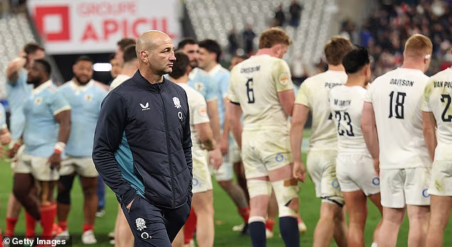 Steve Borthwick ha supervisionato la peggiore stagione del Sei Nazioni nella storia dell'Inghilterra, vincendo solo una delle sue cinque partite e perdendo contro l'Italia per la prima volta in un test.