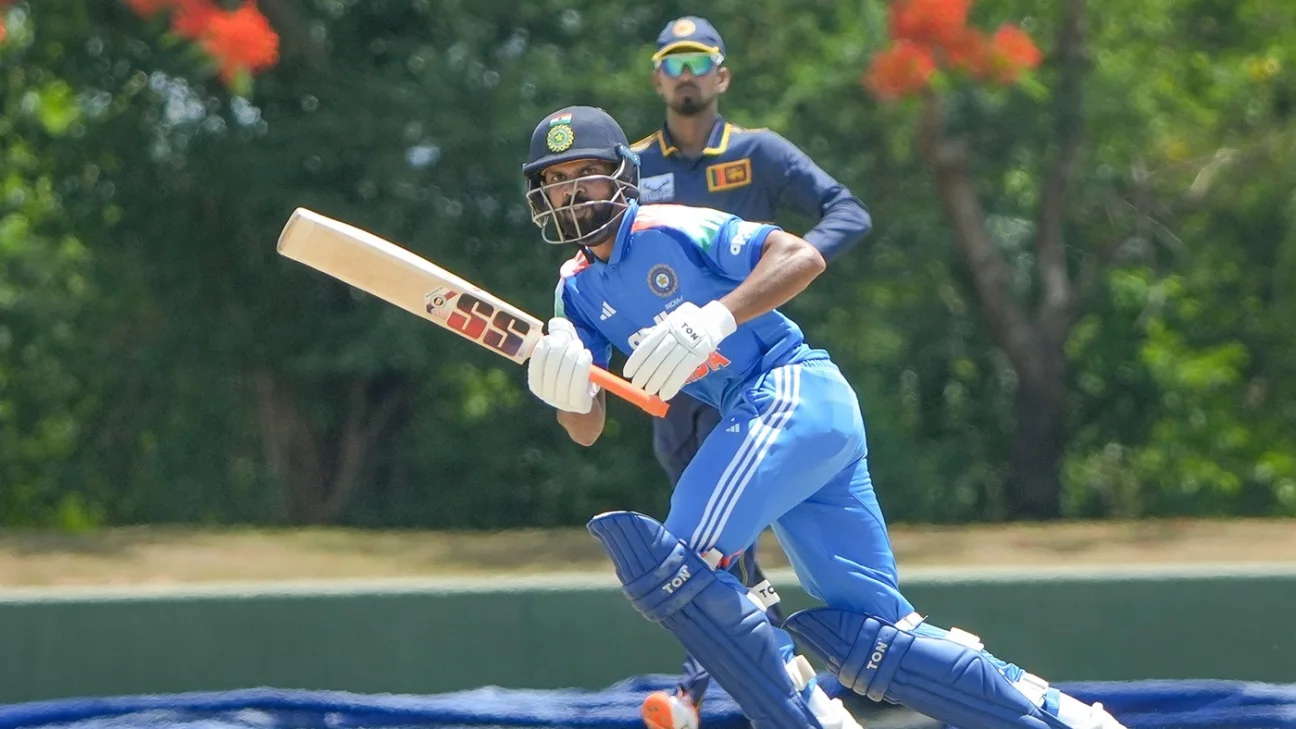 SL A vs Ind A - Ruturaj Gaikwad 101 batte Arachchige 74 mentre India A vince il thriller