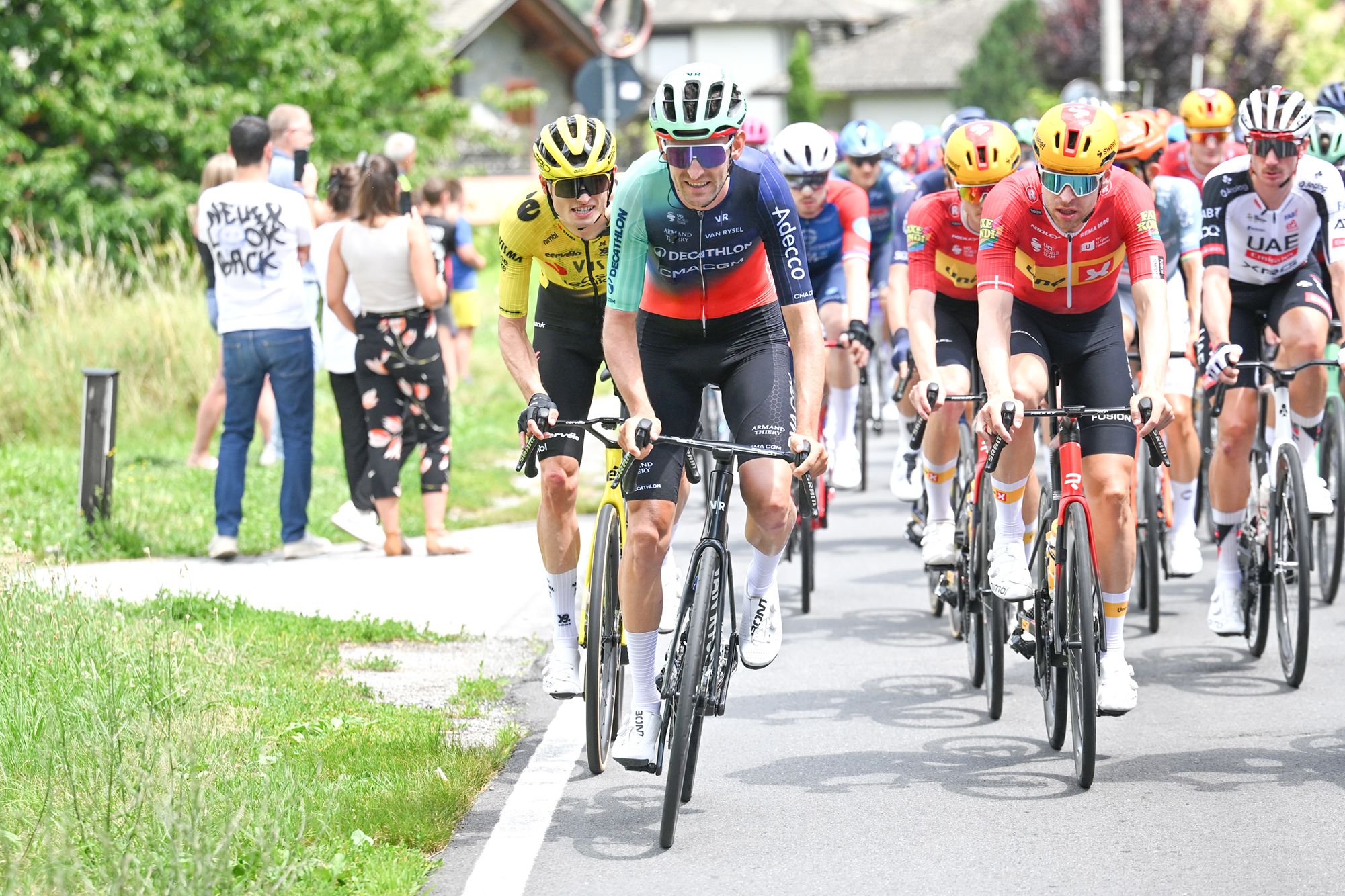 "Spero di essere all'inizio del Tour de France se questa settimana va bene" - Tiesj Benoot fa finalmente il suo debutto nel Decathlon-CMA CGM al Tour de Suisse