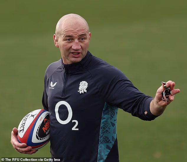 Steve Borthwick continuerà ad allenare l'Inghilterra ai Mondiali del prossimo anno