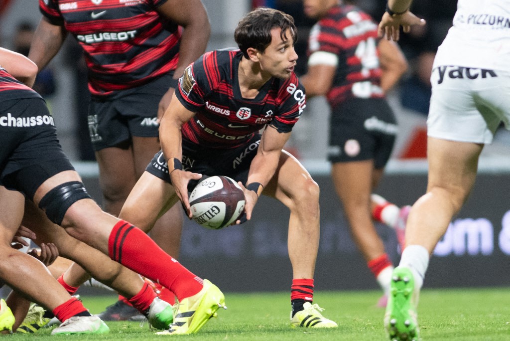 Top 14, Toulouse-Racing 92 è il monologo dei rossoneri: la squadra di Ange Capuozzo vola in finale