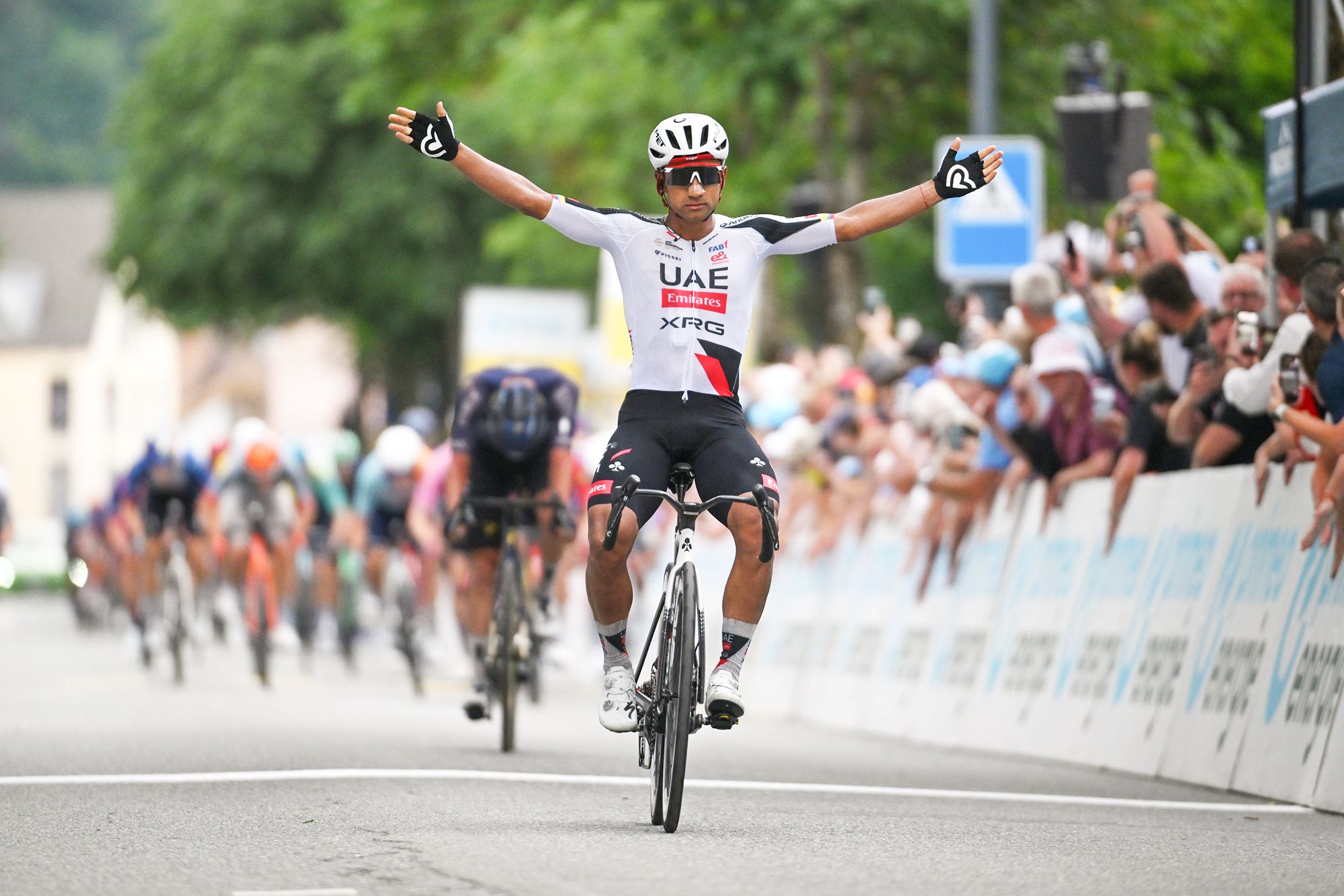 Tour de Suisse: Jhonatan Narváez batte Xandro Meurisse per vincere la tappa 3 mentre la coppia tiene a bada l'inseguimento del gruppo