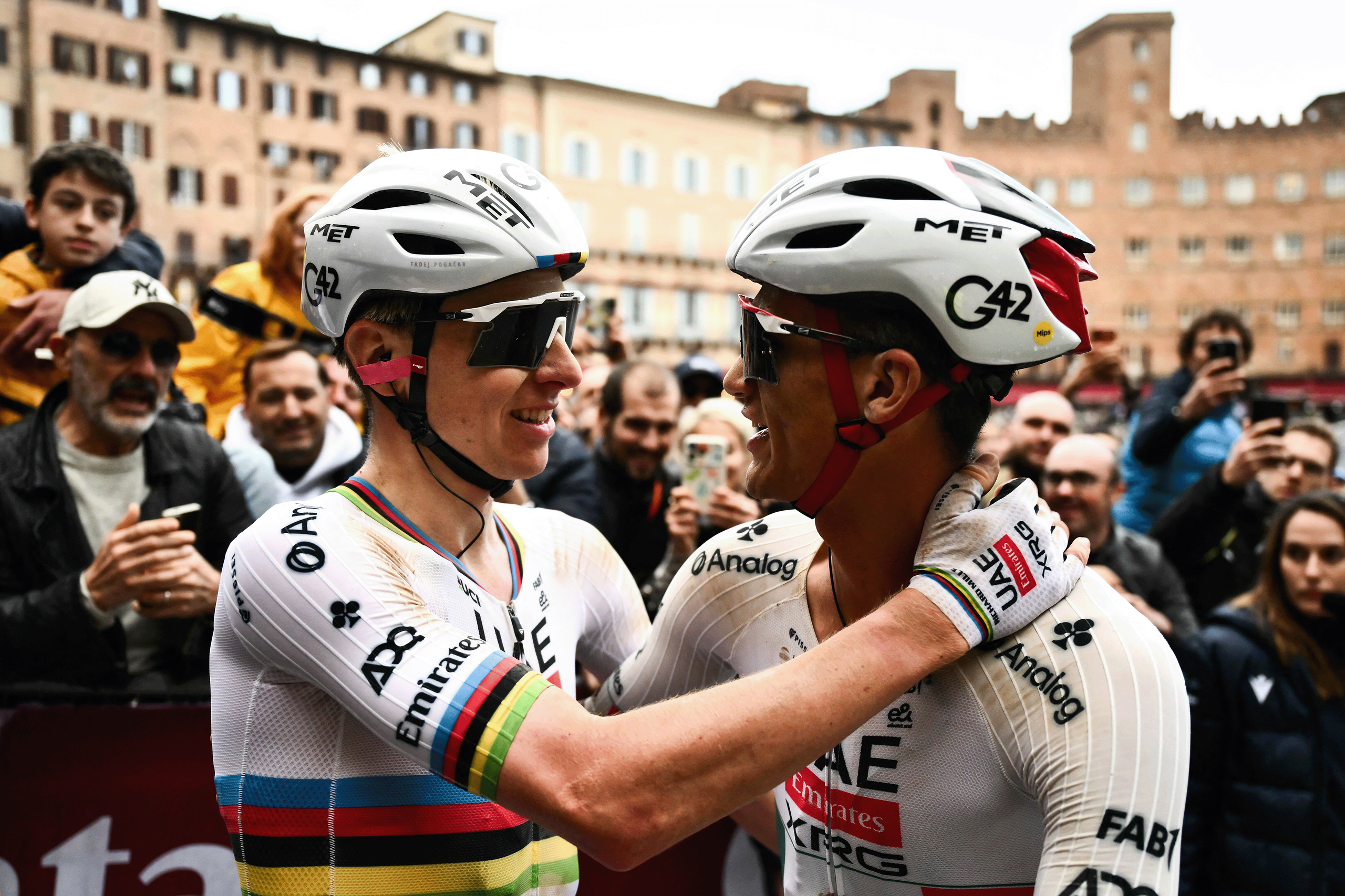 "Voglio essere felice in bici quanto lui" - Segnali inquietanti per i rivali di Tadej Pogačar mentre il tenente del Tour de France Isaac del Toro fa un altro passo
